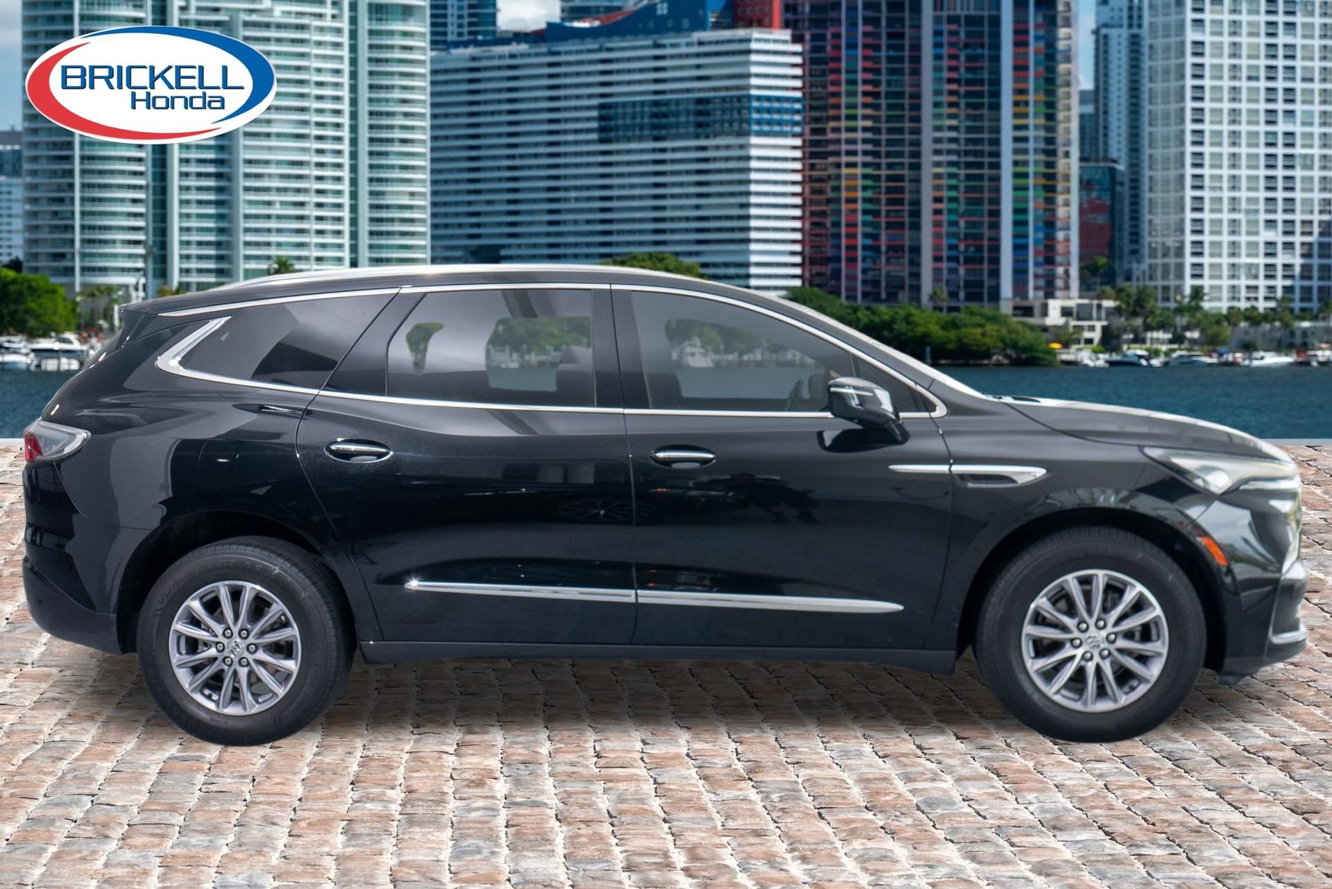 Used 2024 Buick Enclave Essence w/ Technology Package FWD image 8