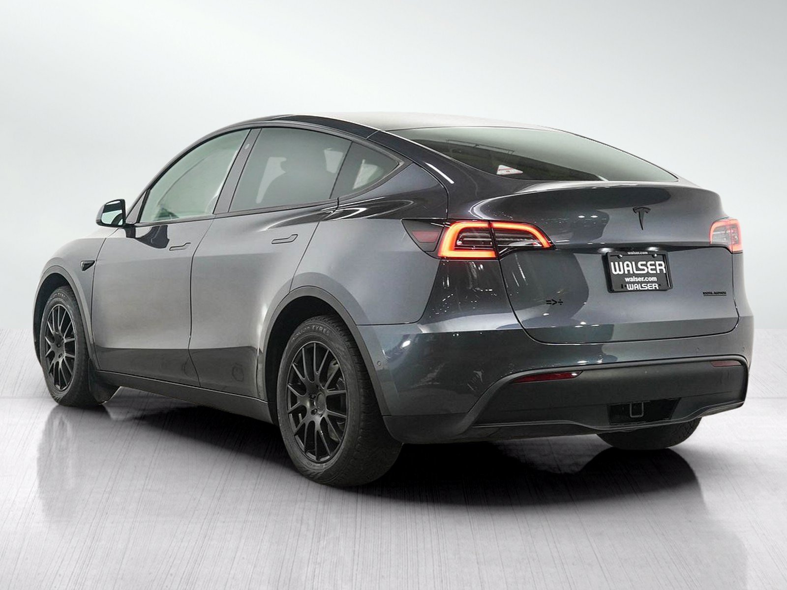 Used 2020 Tesla Model Y Long Range AWD/4WD image 3