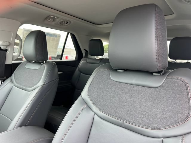 New 2026 Ford Explorer Active w/ Active Comfort Package AWD/4WD image 13