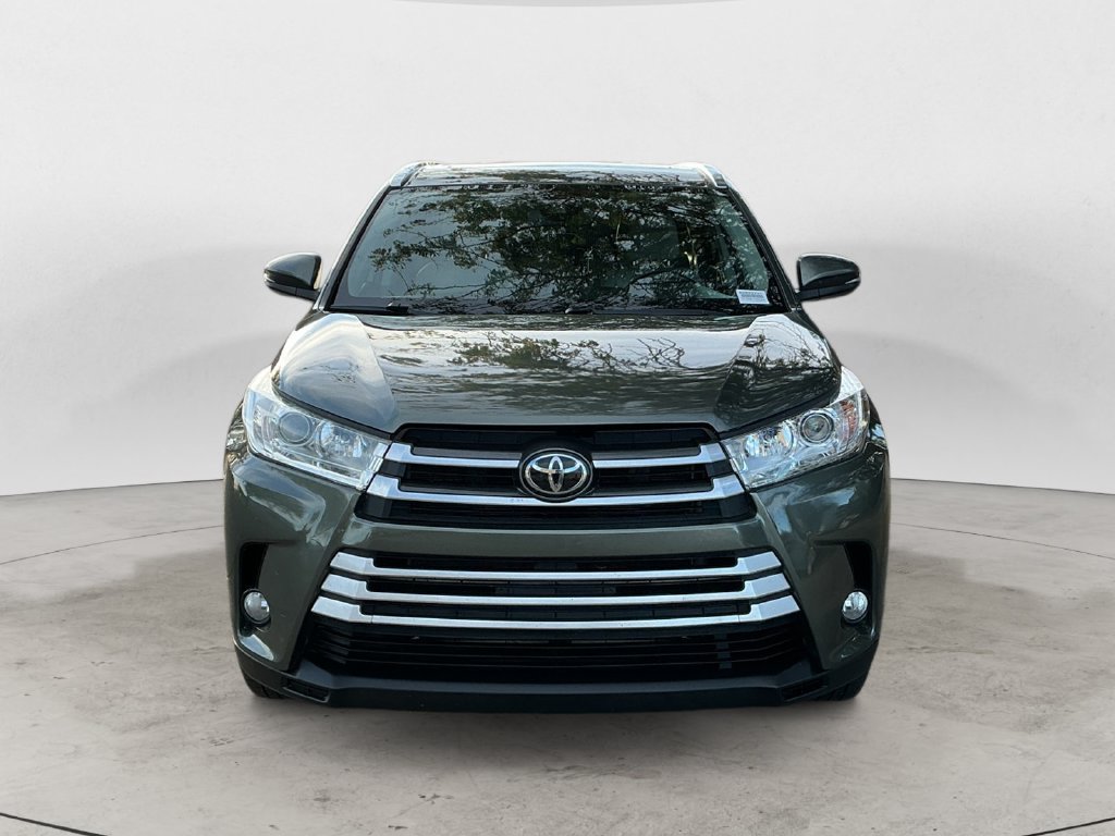 Used 2018 Toyota Highlander XLE AWD/4WD image 3