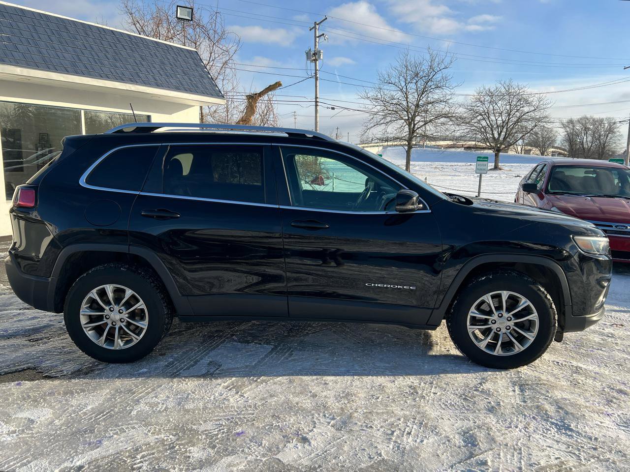 Used 2019 Jeep Cherokee Latitude Plus w/ Cold Weather Group image 7
