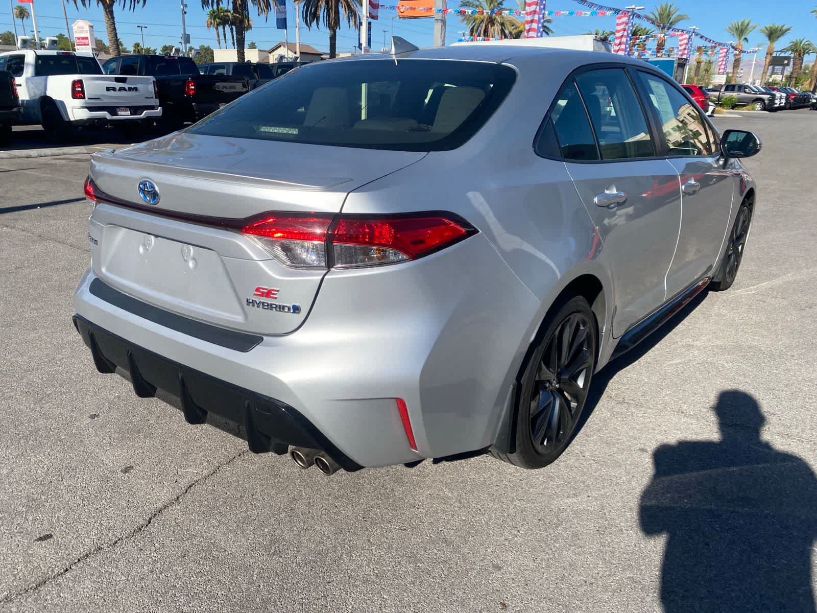 Used 2024 Toyota Corolla SE w/ SE Package FWD image 6