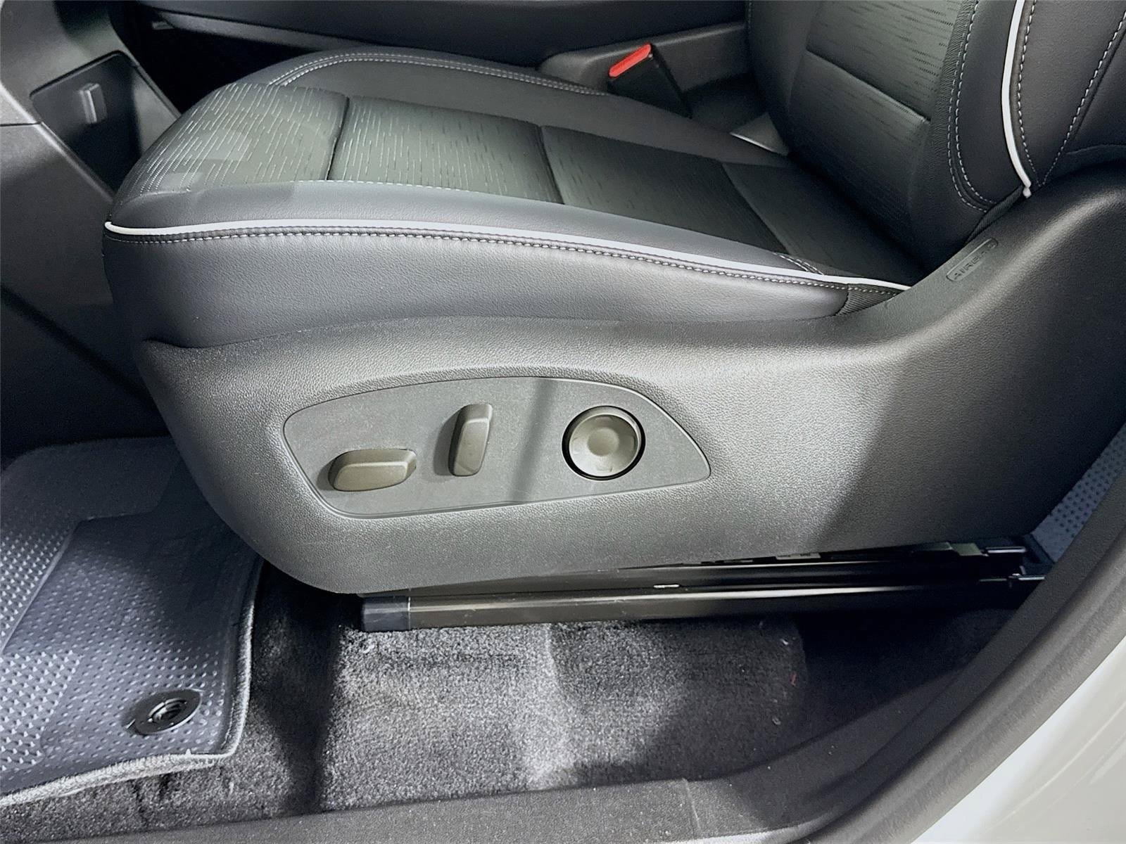 New 2026 Buick Enclave Sport Touring w/ Power Package FWD image 22