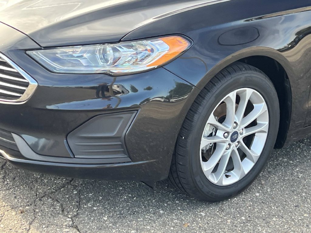Used 2020 Ford Fusion SE FWD image 7