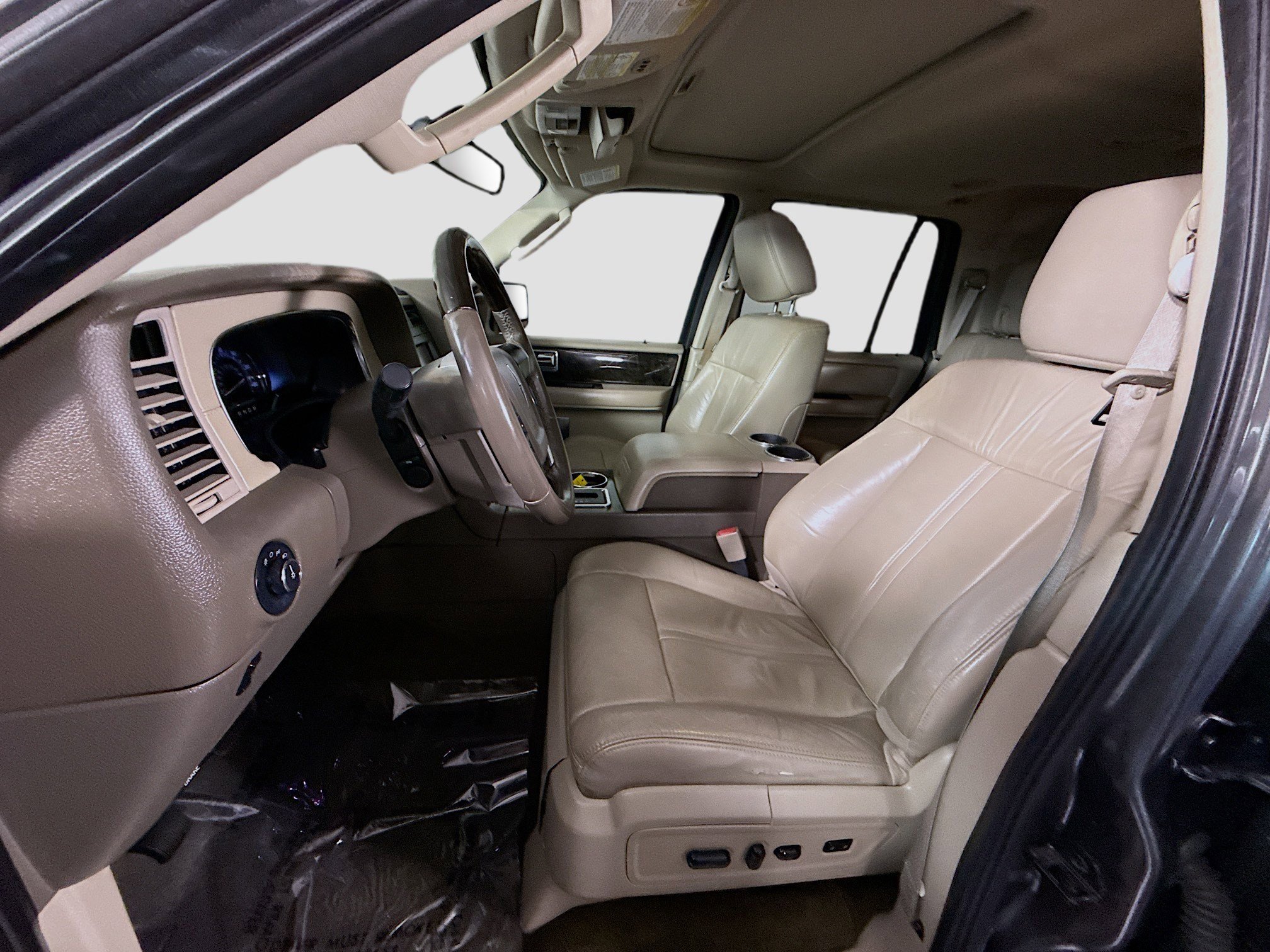 Used 2015 Lincoln Navigator 2WD image 22