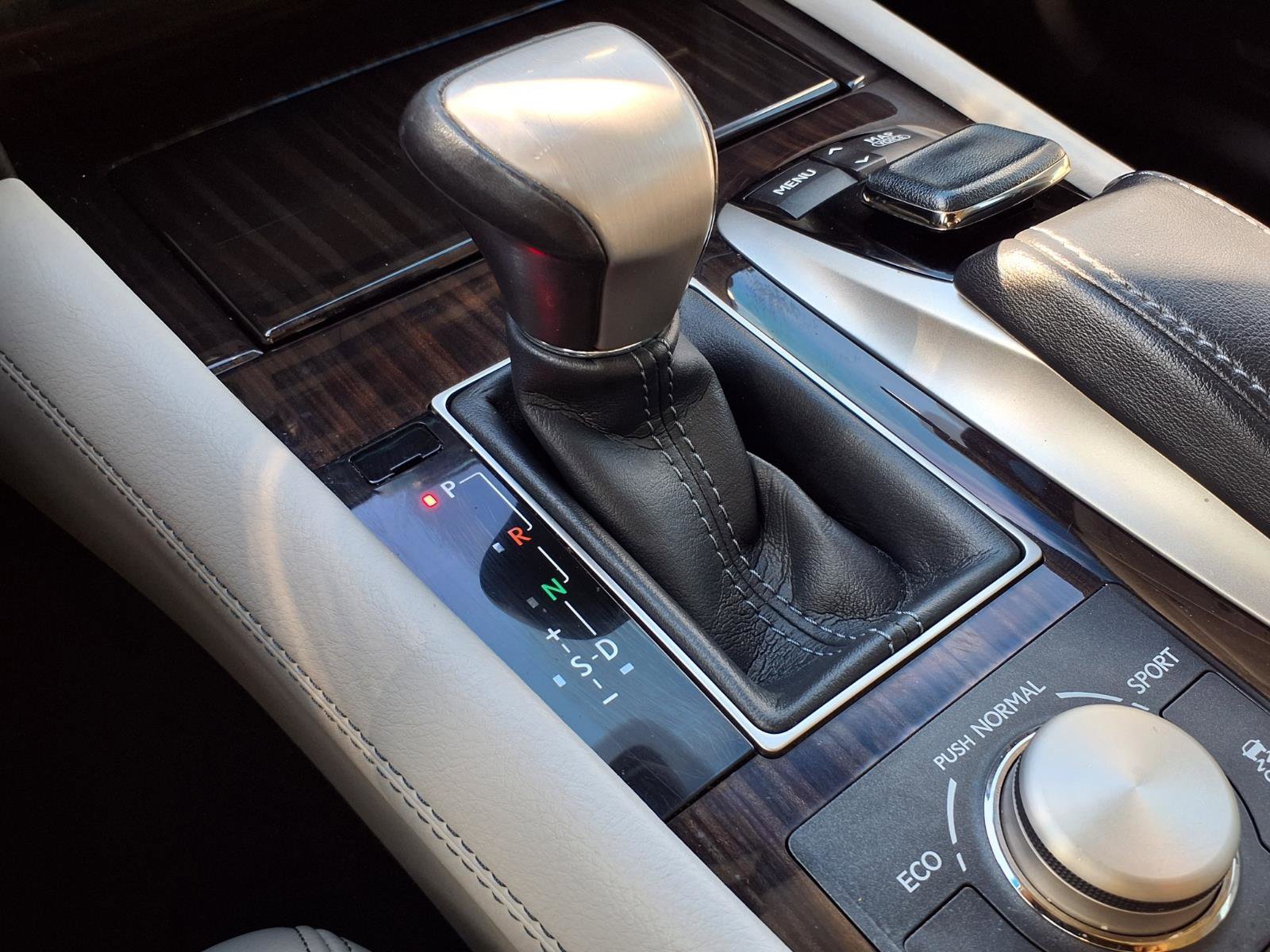 Used 2015 Lexus LS 460 w/ Comfort Package image 13