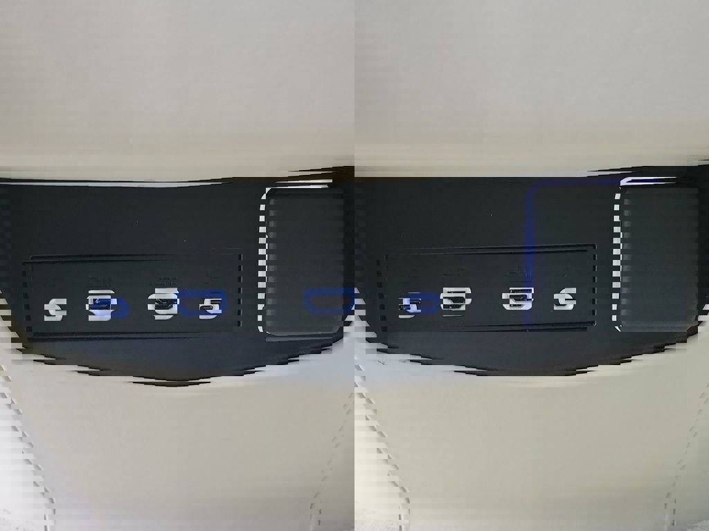 Certified 2022 Cadillac Escalade Premium Luxury Platinum image 17