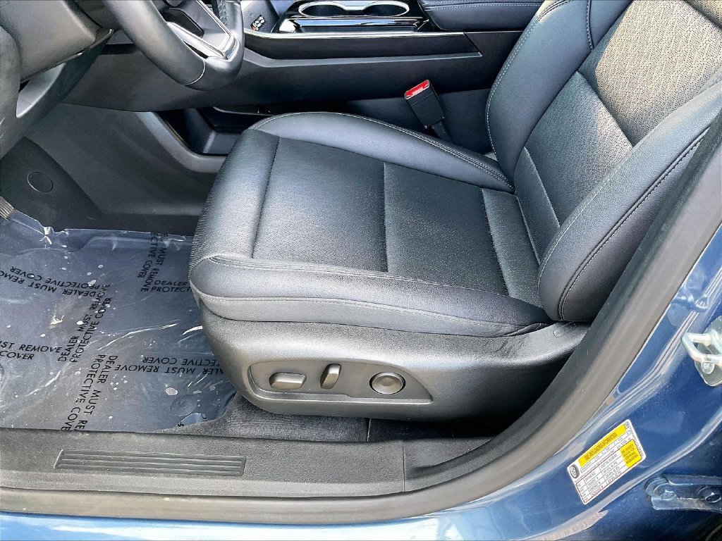Used 2025 Chevrolet Equinox LT w/ Convenience Package II AWD/4WD image 33