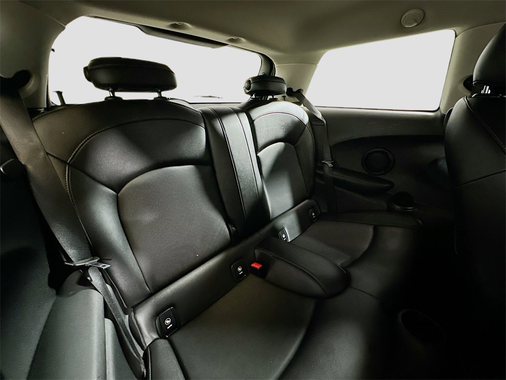 Used 2016 MINI Cooper 2-Door Hardtop image 25