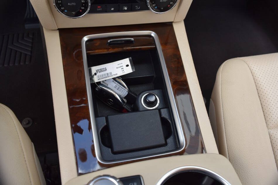 Used 2014 Mercedes-Benz GLK 250 BlueTEC 4MATIC image 56