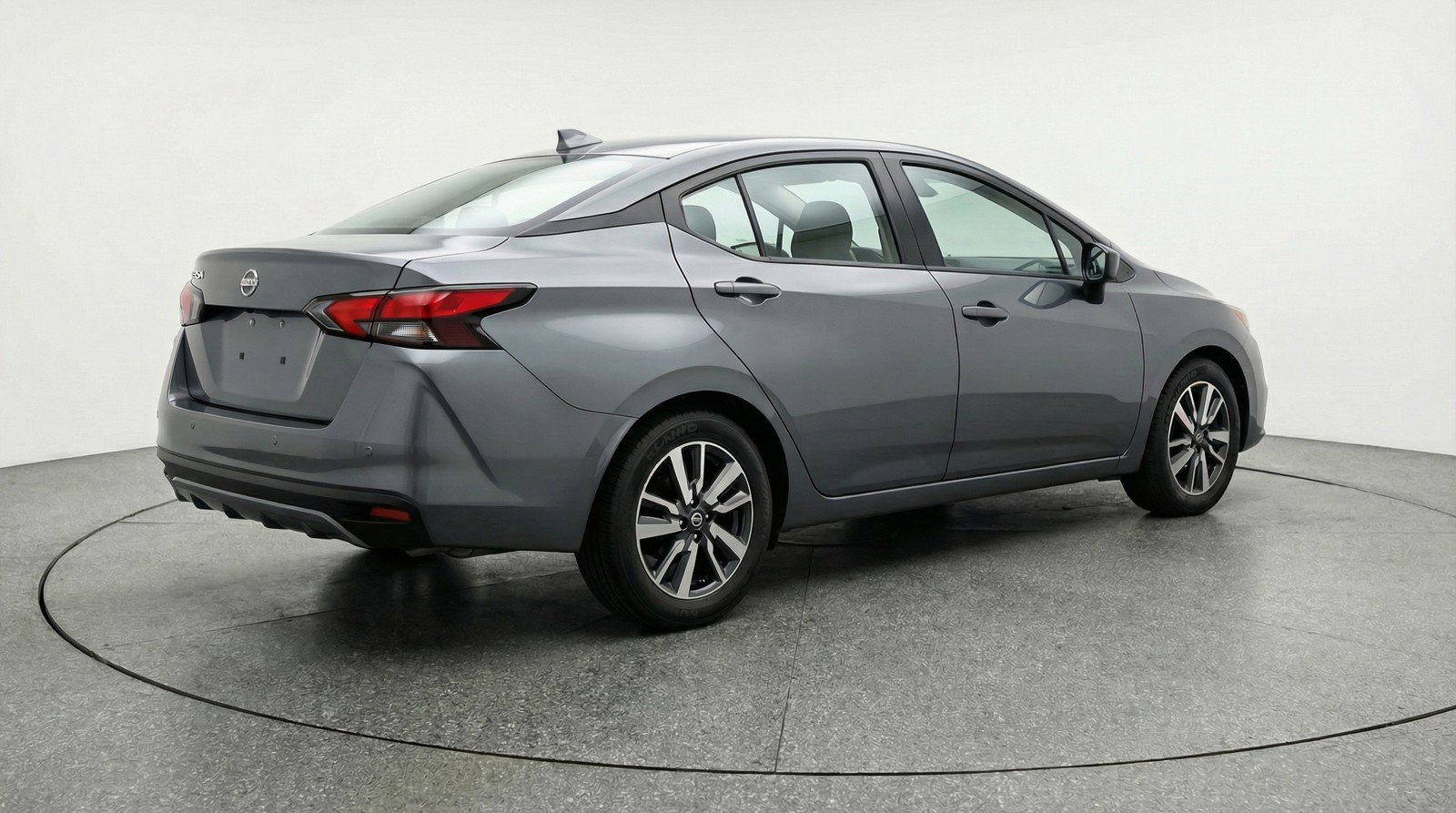 Used 2025 Nissan Versa SV image 9