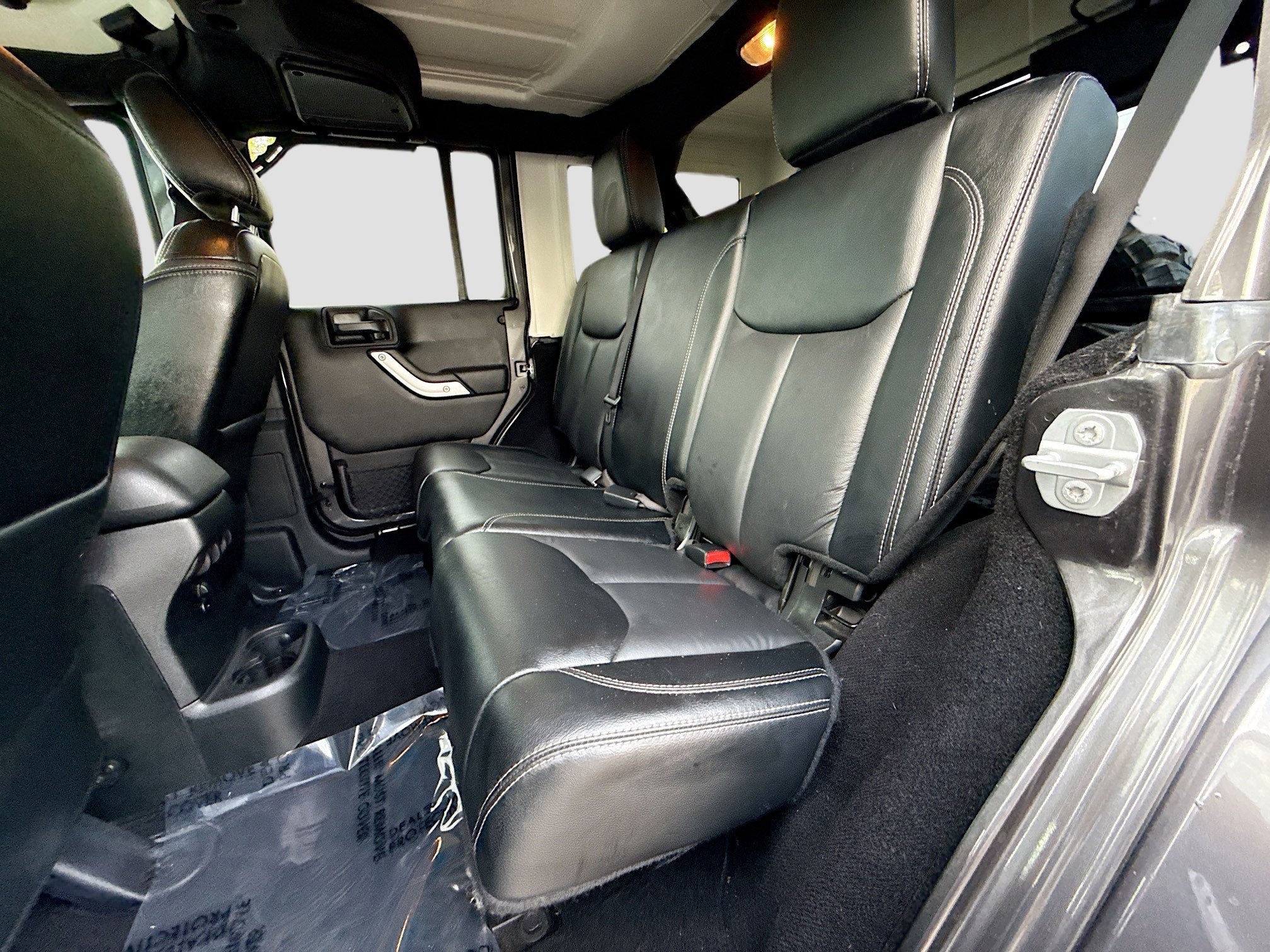 Used 2017 Jeep Wrangler Unlimited Rubicon w/ Dual Top Group AWD/4WD image 18