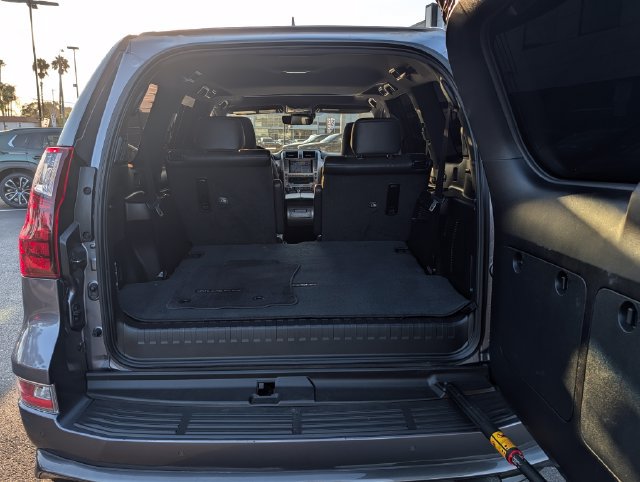 Used 2021 Lexus GX 460 Luxury w/ Sport Design Package AWD/4WD image 10