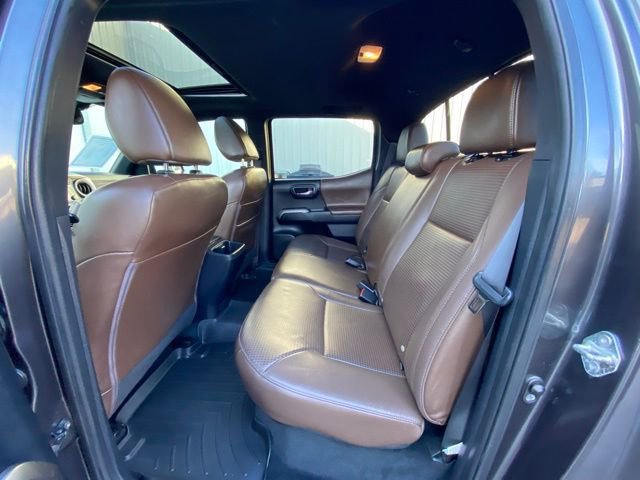 Used 2018 Toyota Tacoma Limited image 11
