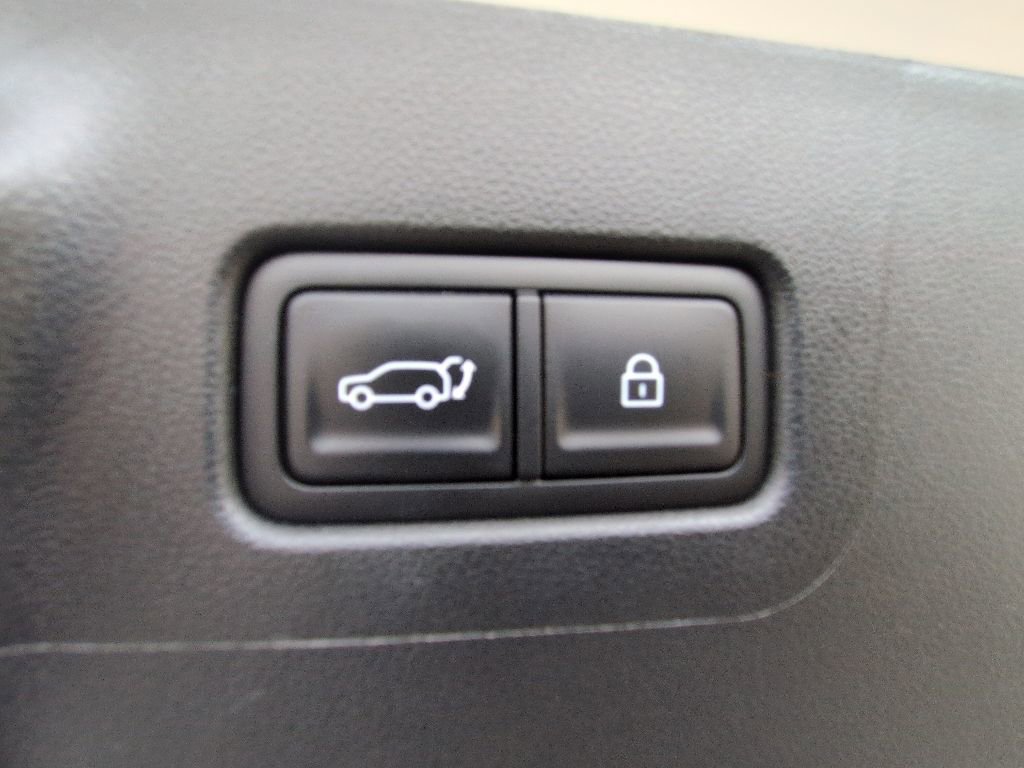Used 2025 Hyundai Santa Fe Limited FWD image 31