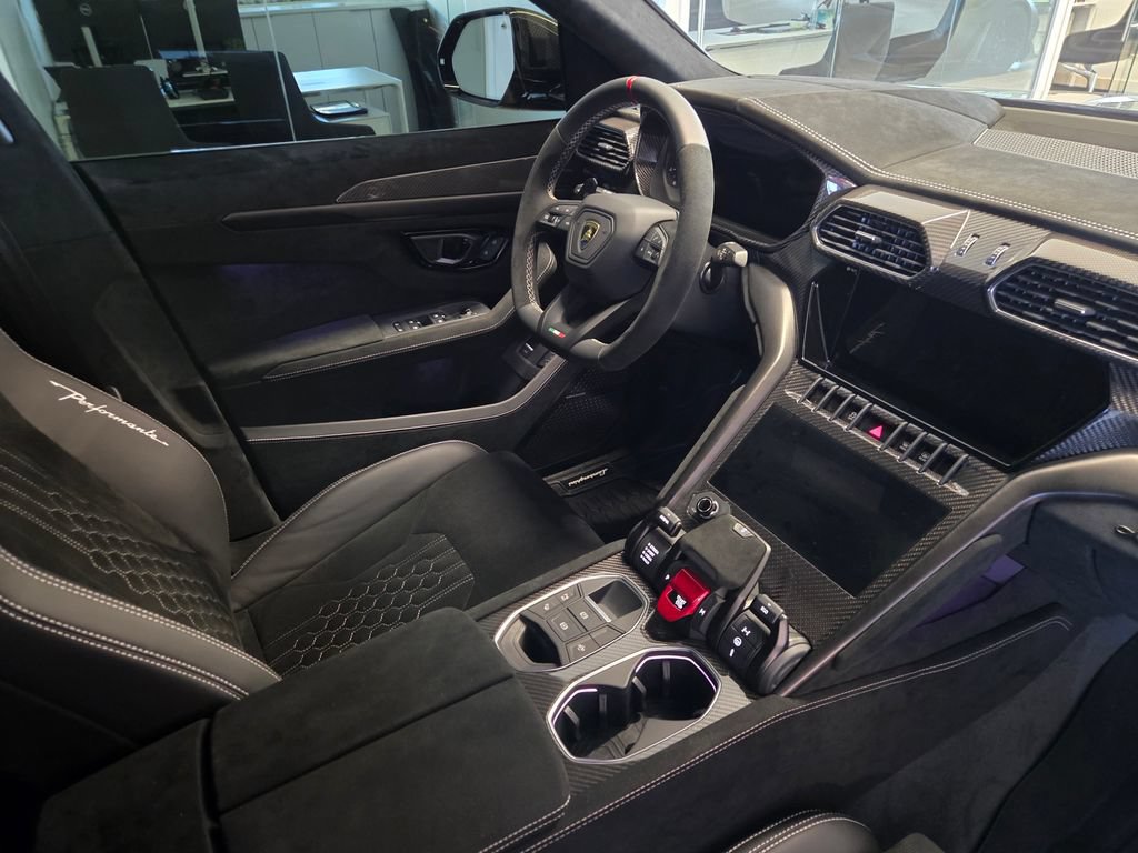 Used 2024 Lamborghini Urus Performante AWD/4WD image 15