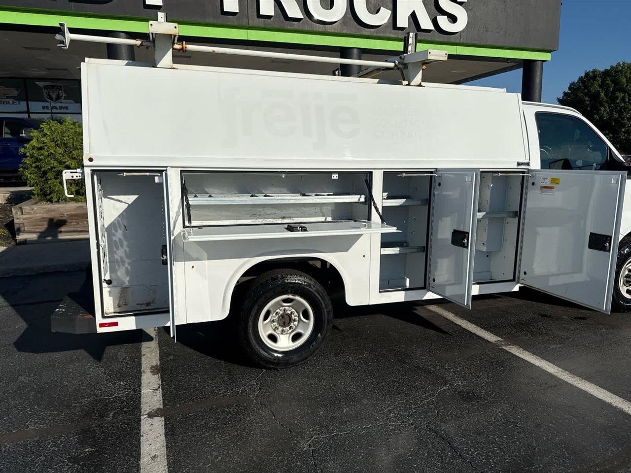 Used 2020 Chevrolet Express 3500 w/ Power Convenience Package RWD image 22