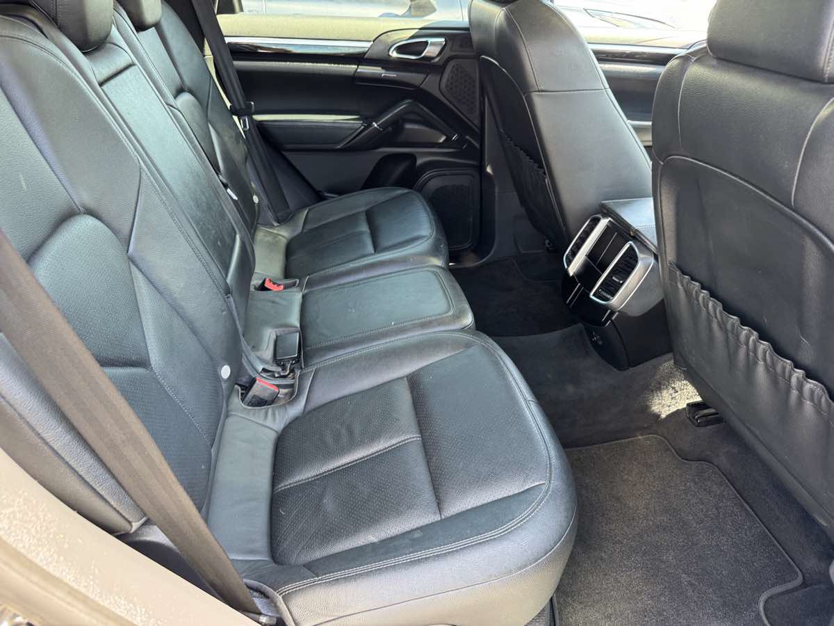 Used 2013 Porsche Cayenne Diesel AWD/4WD image 18