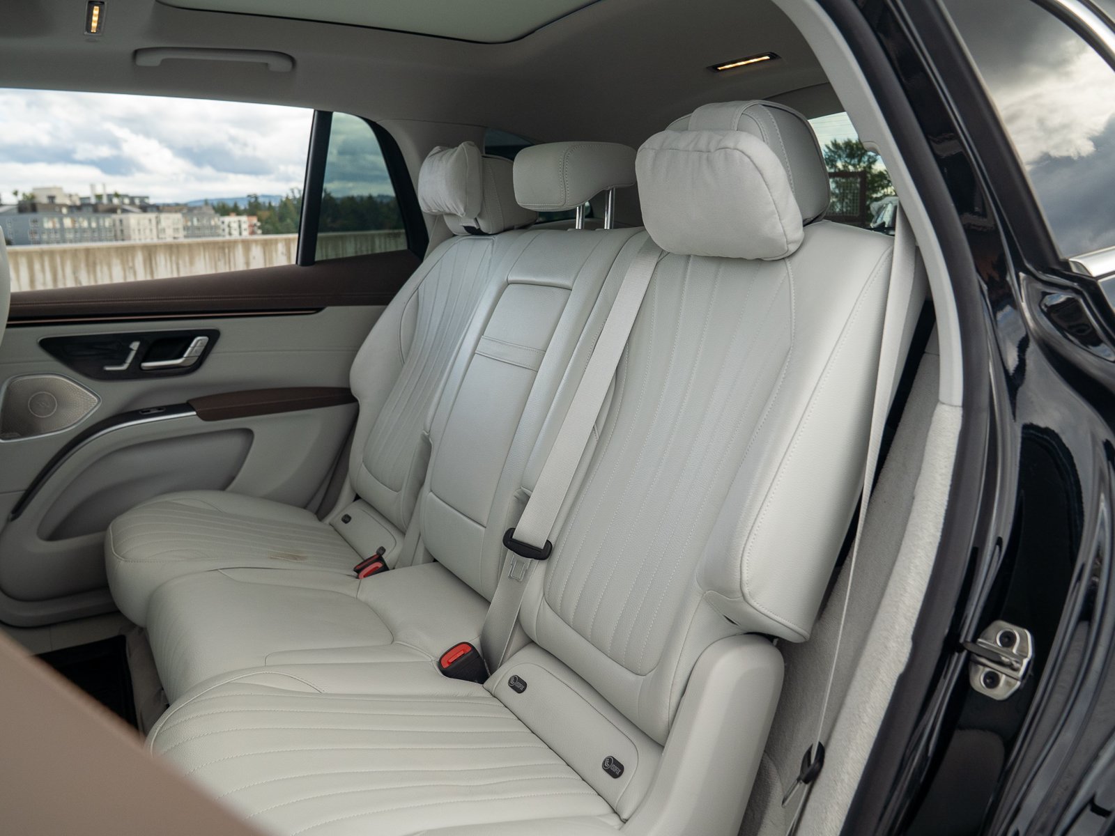 Used 2023 Mercedes-Benz EQS 580 4MATIC SUV image 26