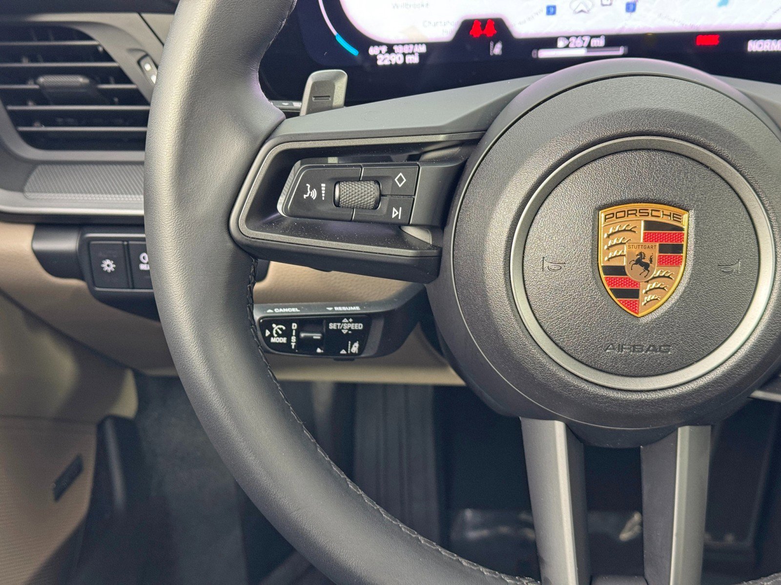 Used 2025 Porsche 911 Carrera RWD image 22