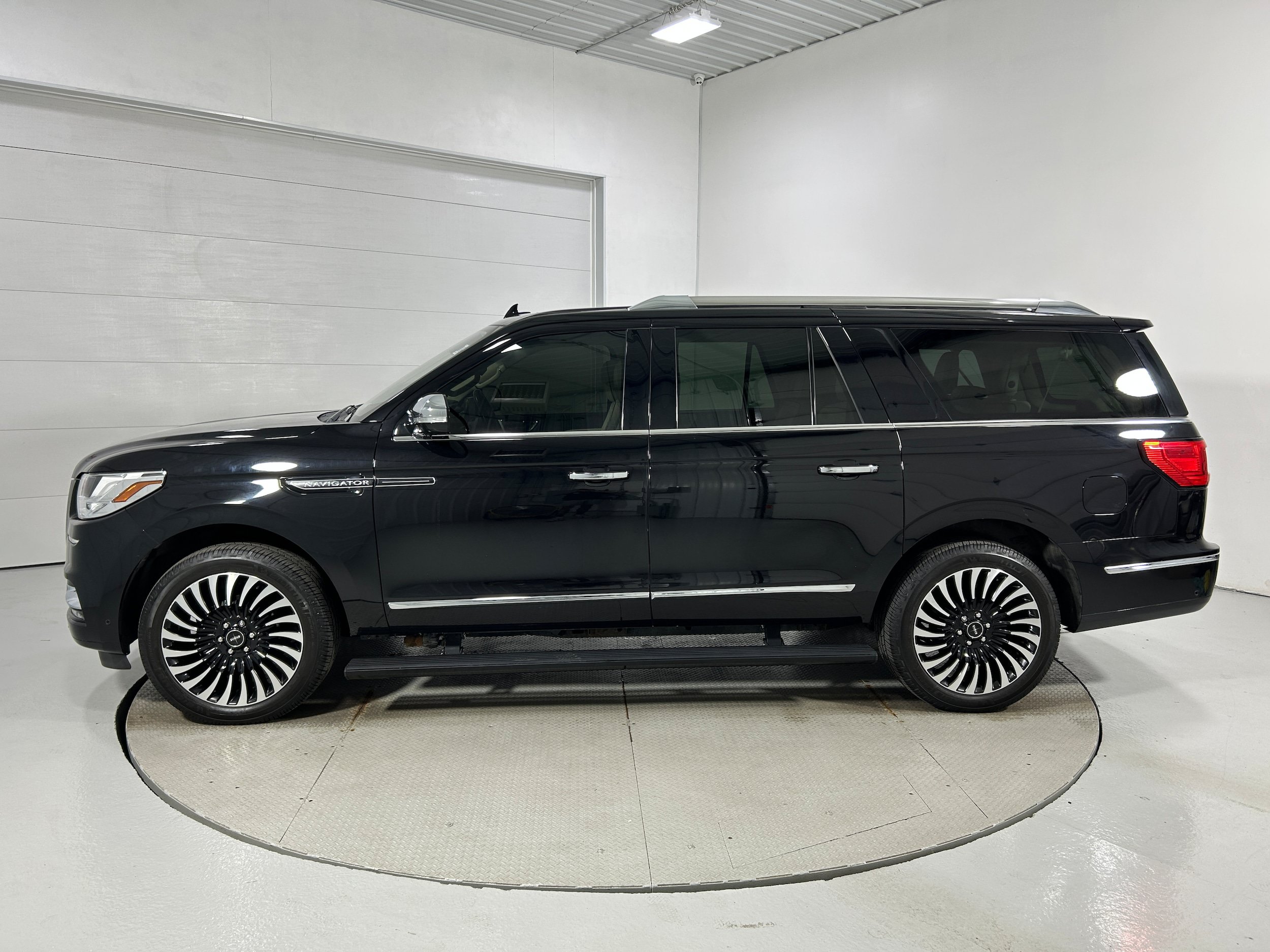 Used 2019 Lincoln Navigator L Black Label AWD/4WD image 22
