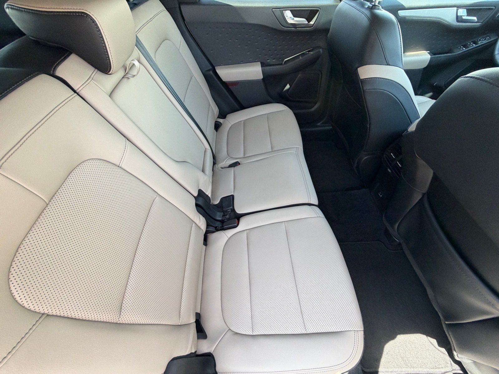 Used 2020 Ford Escape SEL FWD image 10