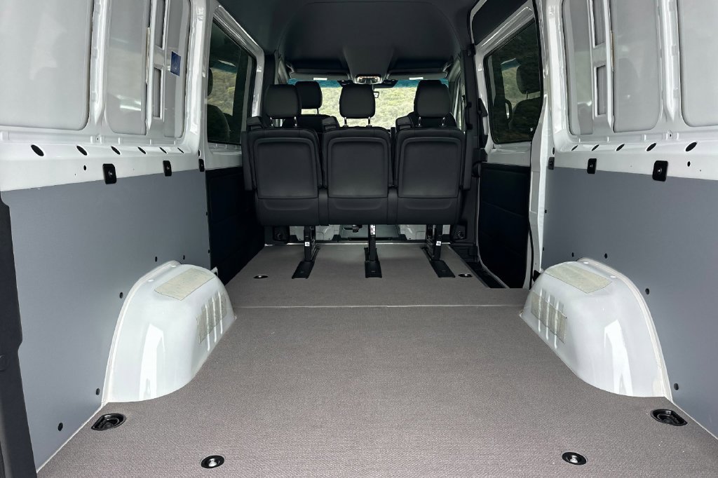 Used 2025 Mercedes-Benz Sprinter 2500 image 16