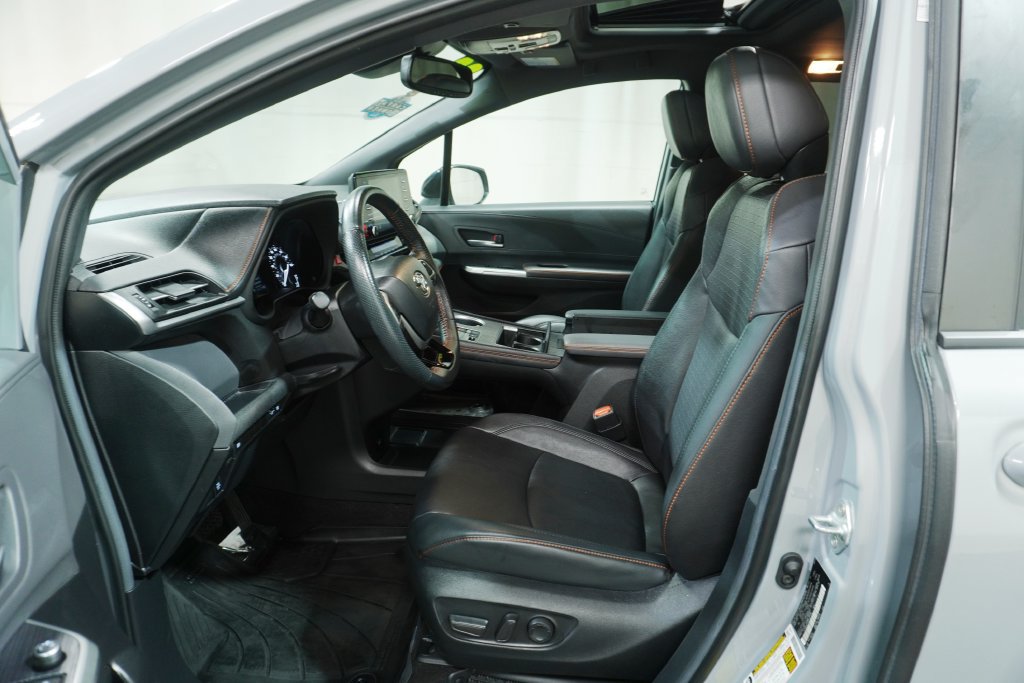 Certified 2023 Toyota Sienna XSE AWD/4WD image 13