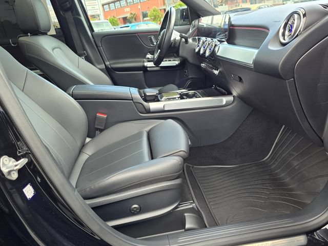 Used 2023 Mercedes-Benz GLB 250 4MATIC image 43
