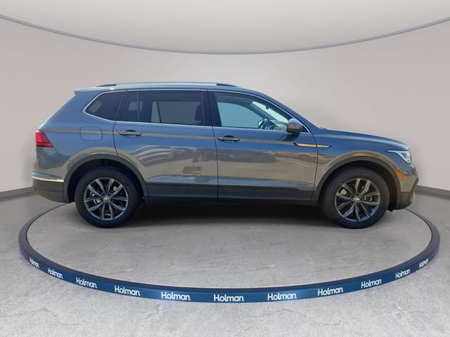 Used 2022 Volkswagen Tiguan SE w/ Panoramic Sunroof Package AWD/4WD image 5
