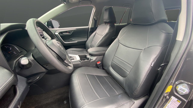 Used 2023 Toyota RAV4 XLE AWD/4WD image 9