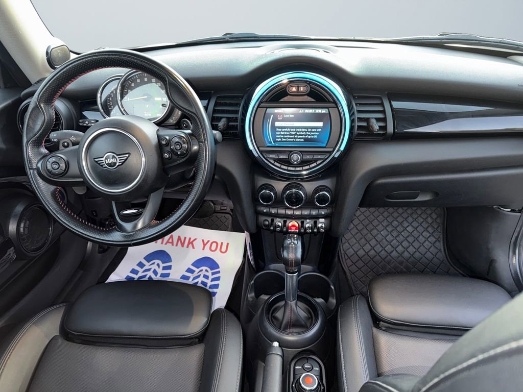 Used 2019 MINI Cooper S w/ Premium Package image 10