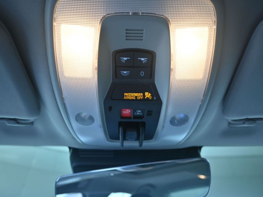 Used 2017 Volvo S60 T5 Cross Country Platinum image 13