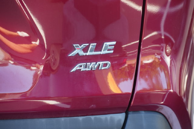 Used 2022 Toyota RAV4 XLE Premium AWD/4WD image 20