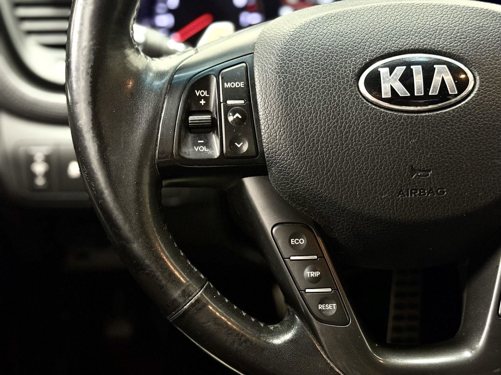 Used 2013 Kia Optima SX w/ Premium Touring Pkg FWD image 17