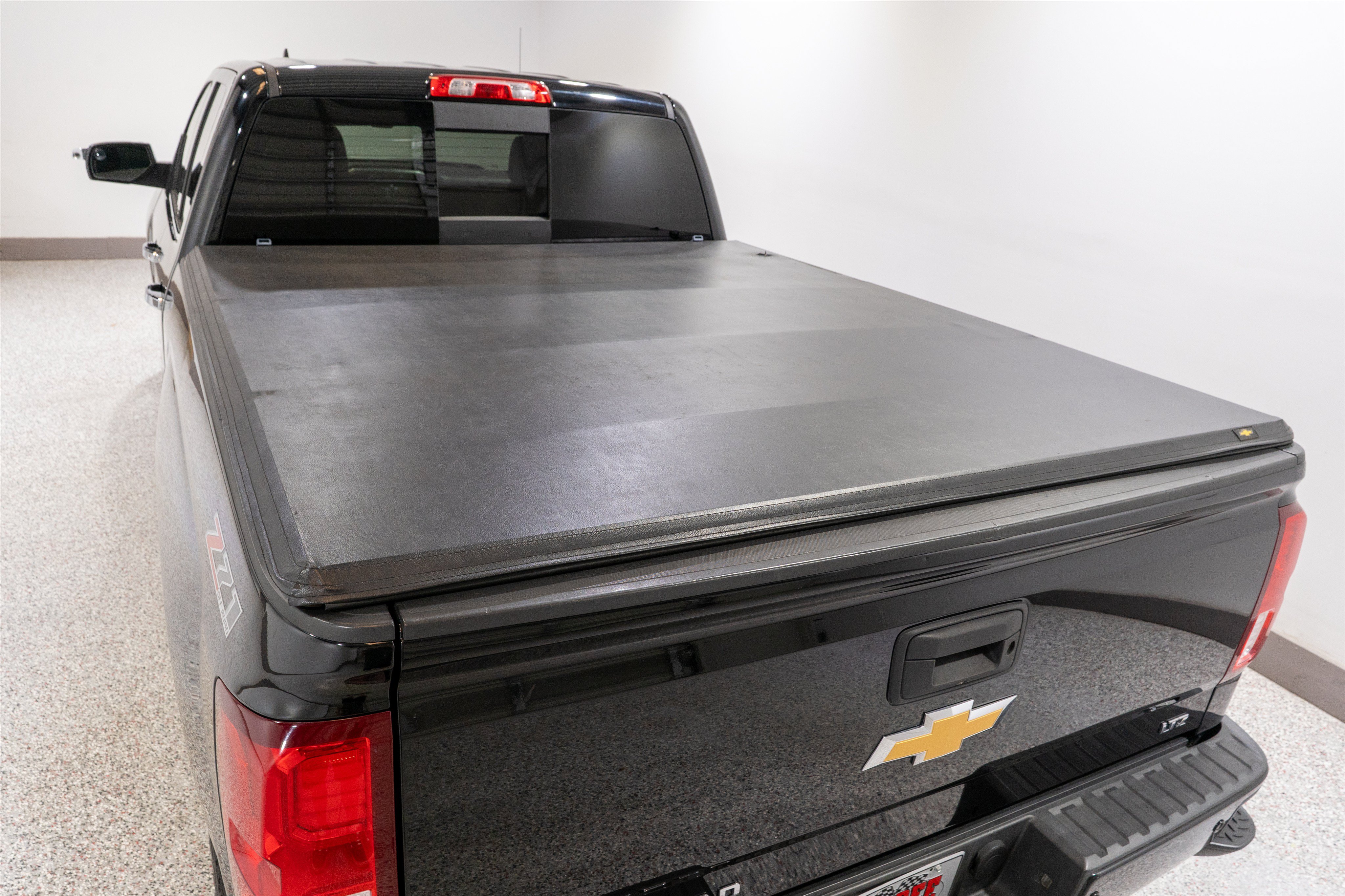 Used 2017 Chevrolet Silverado 1500 LTZ Z71 w/ LTZ Plus Package AWD/4WD image 11