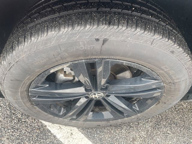 Used 2023 Volkswagen Atlas Cross Sport SEL R-Line image 11