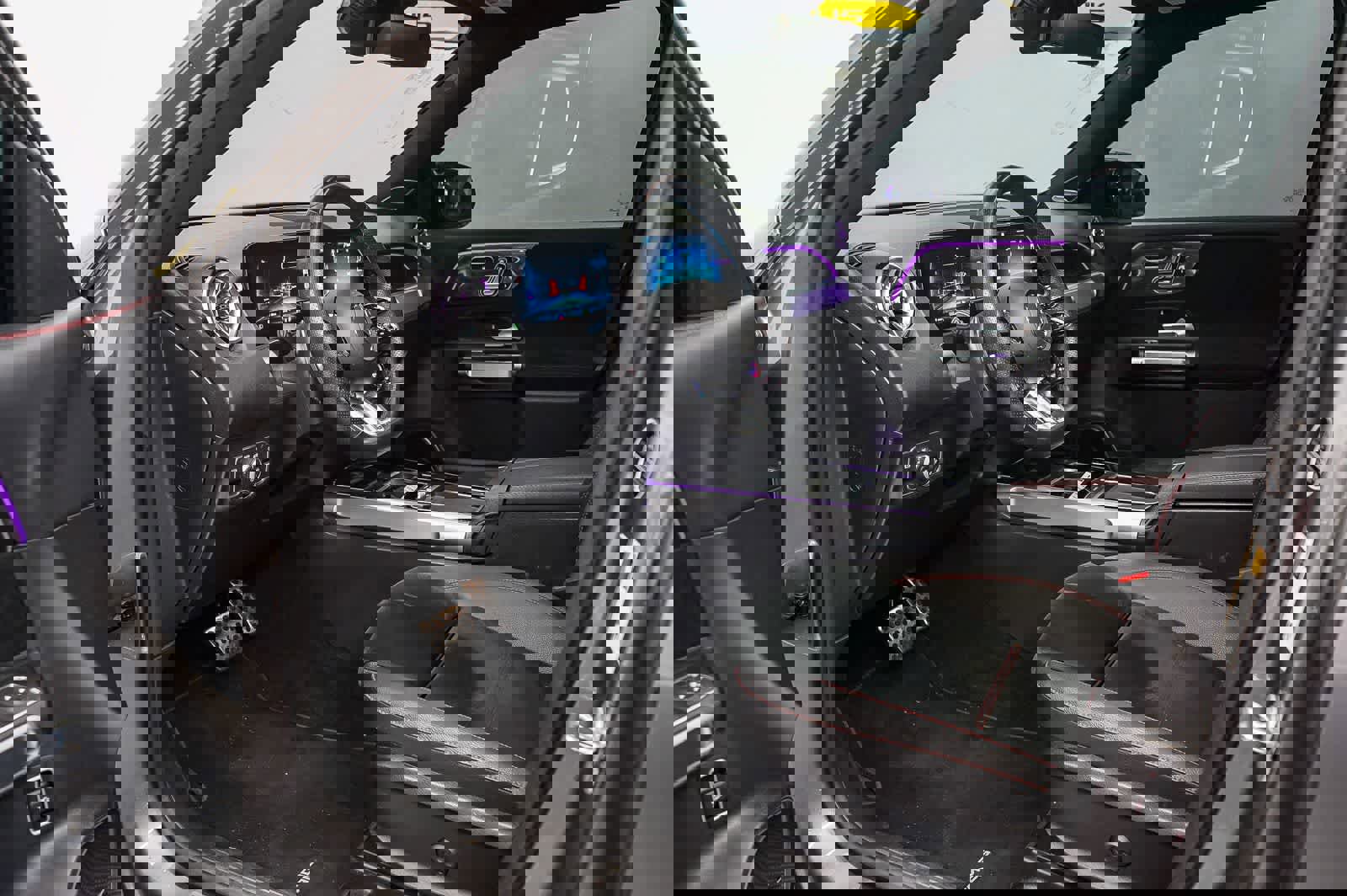 Used 2025 Mercedes-Benz GLB 35 AMG AMG GLB 35 image 18