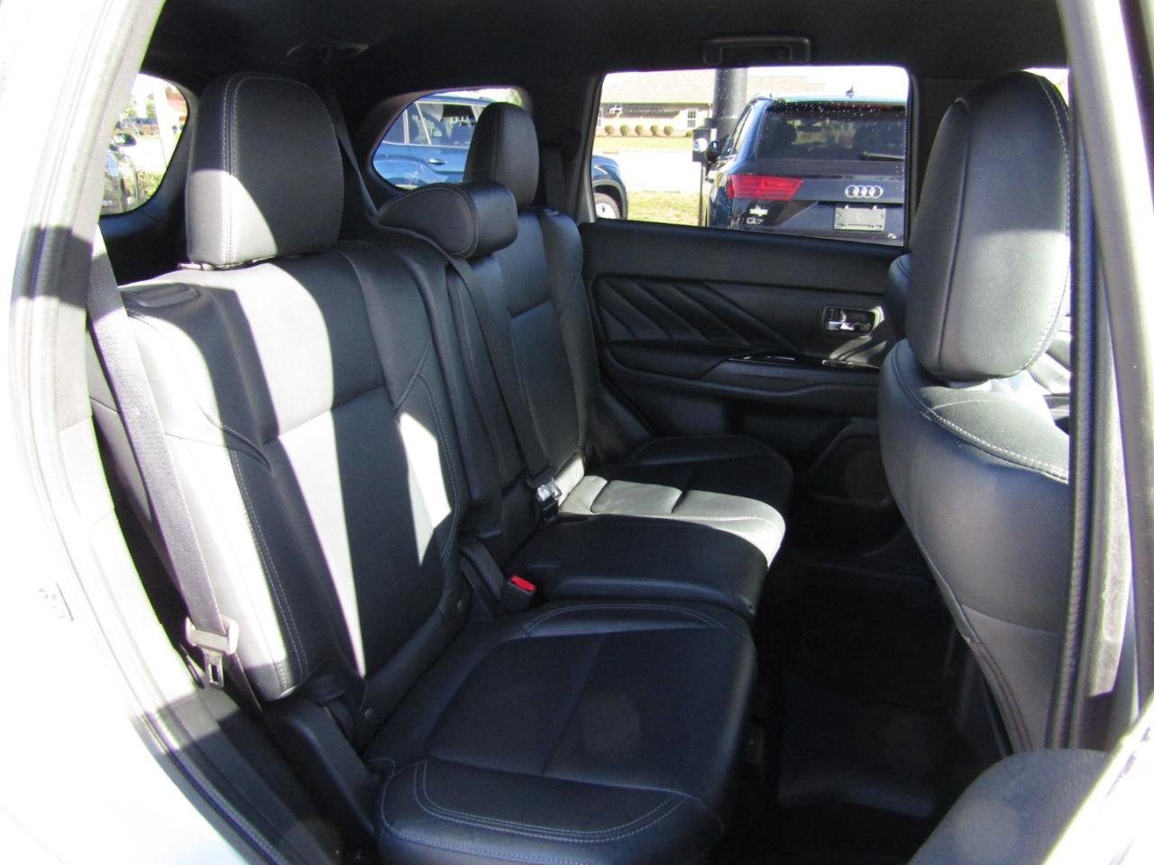 Used 2022 Mitsubishi Outlander SEL AWD/4WD image 25