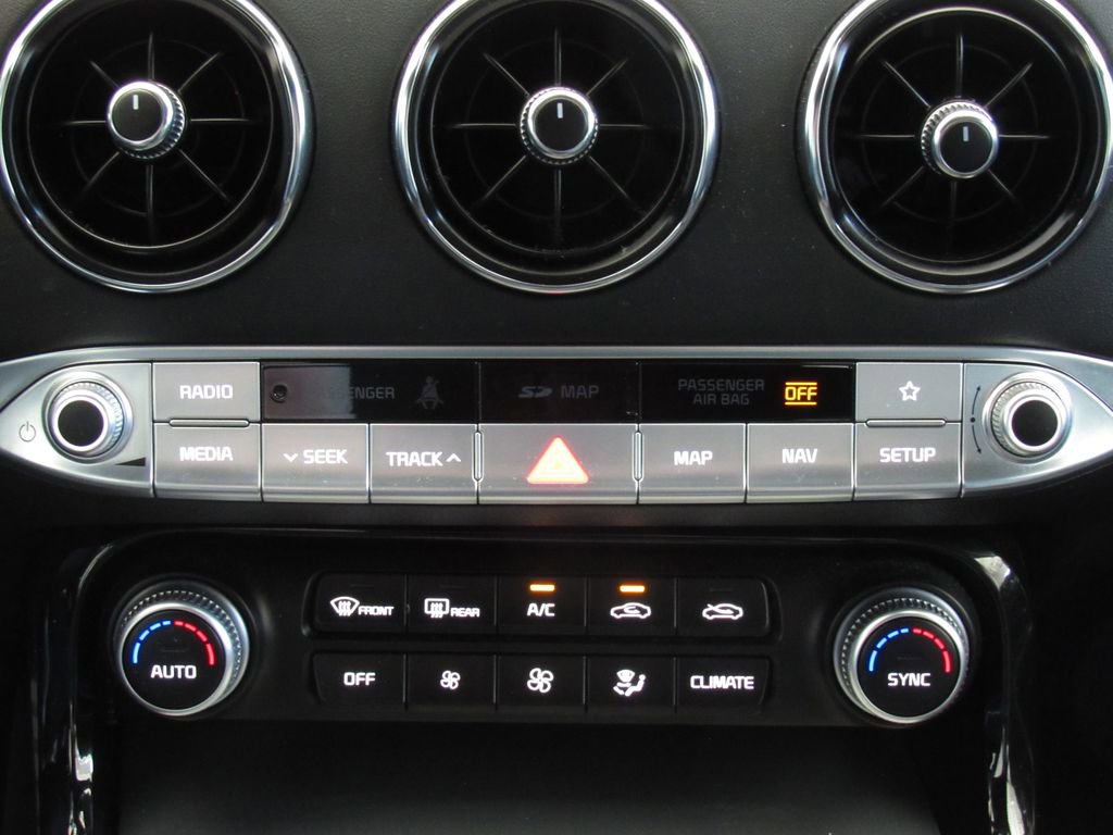 Used 2019 Kia Stinger GT2 AWD/4WD image 30