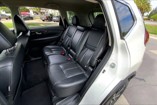 Used 2019 Nissan Rogue SL AWD/4WD image 25