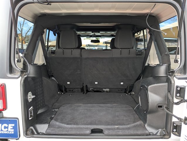 Used 2014 Jeep Wrangler Unlimited Rubicon w/ Connectivity Group AWD/4WD image 6