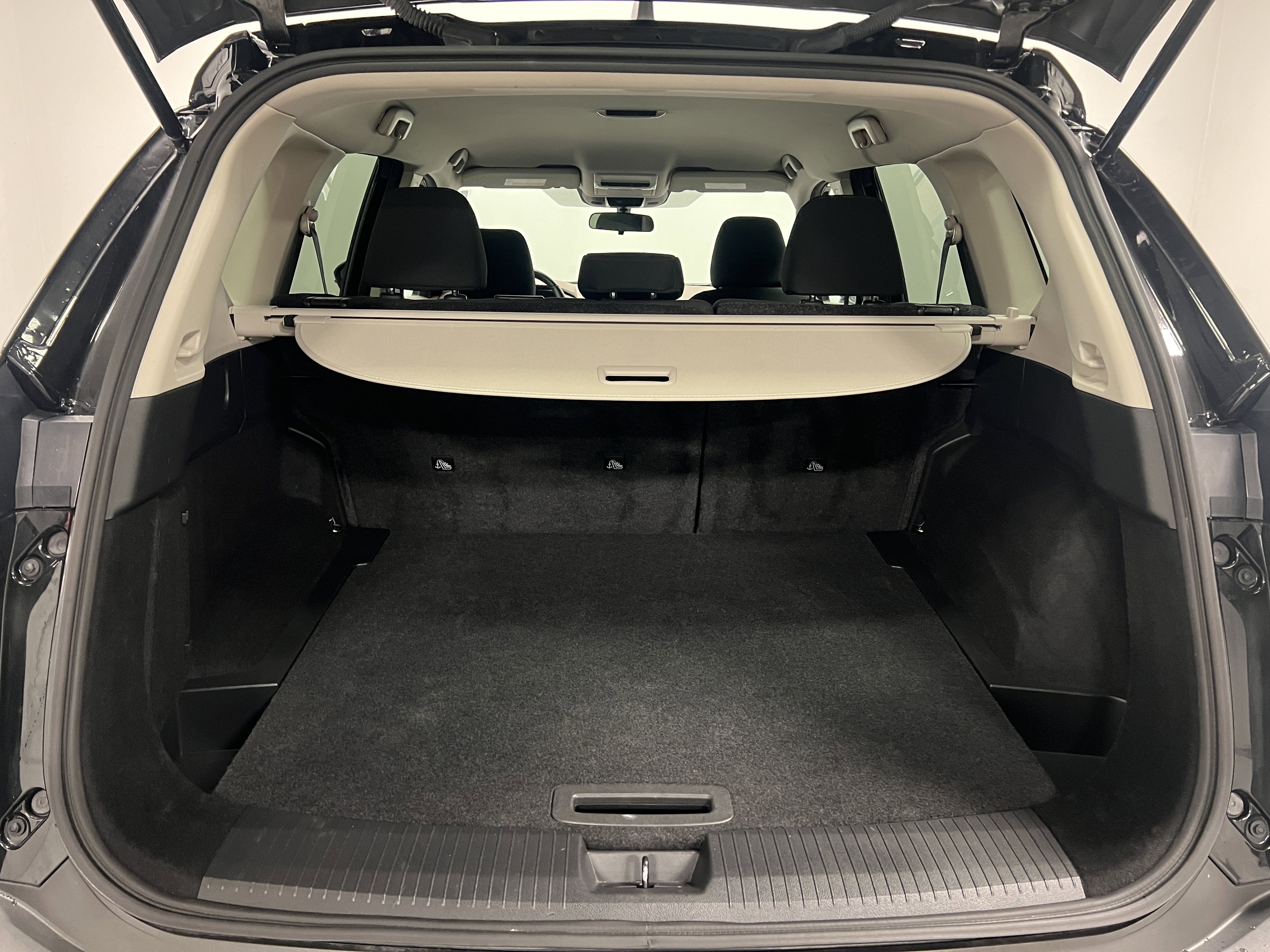 Used 2023 Nissan Rogue S image 24