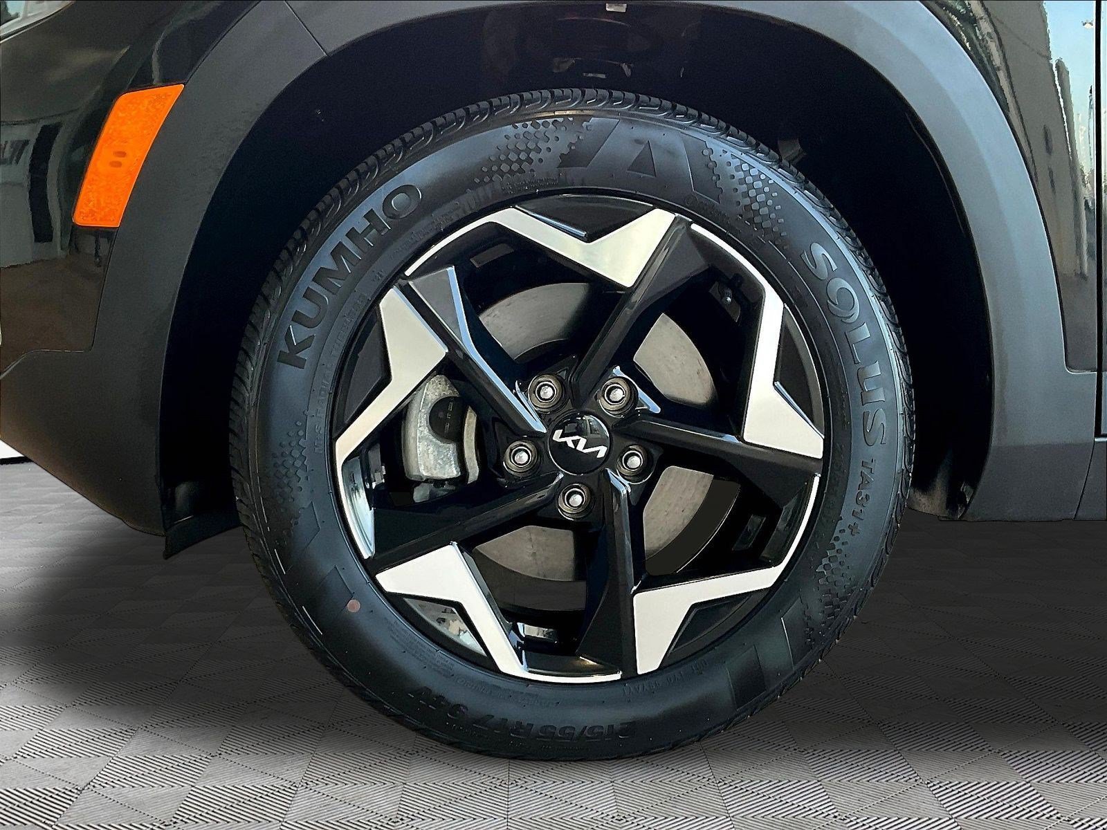 Used 2024 Kia Seltos EX AWD/4WD image 31