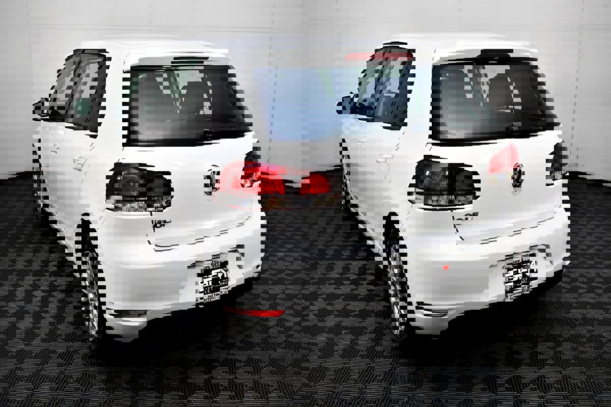 Used 2014 Volkswagen Golf 4-Door image 10