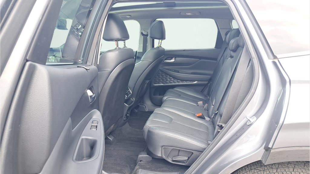Used 2020 Hyundai Santa Fe Limited AWD/4WD image 12