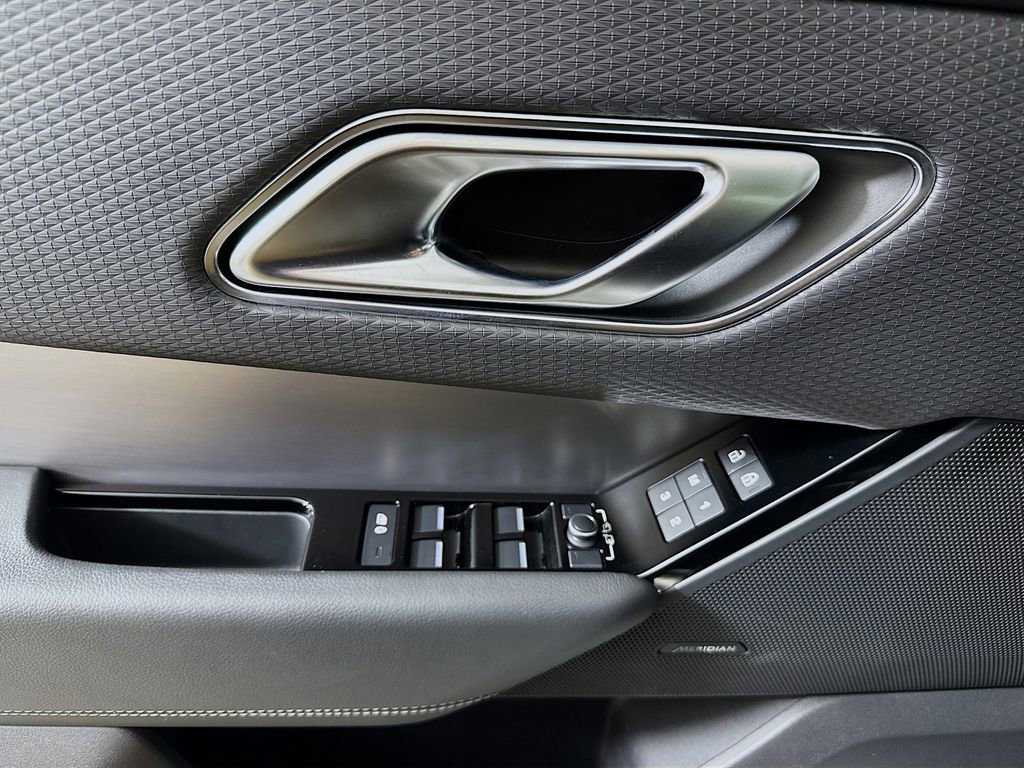 Used 2021 Land Rover Range Rover Velar R-Dynamic S image 18