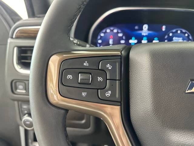 Used 2023 Chevrolet Suburban High Country image 15