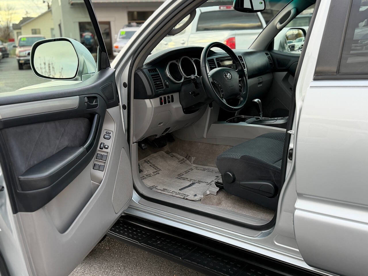 Used 2005 Toyota 4Runner Sport image 81