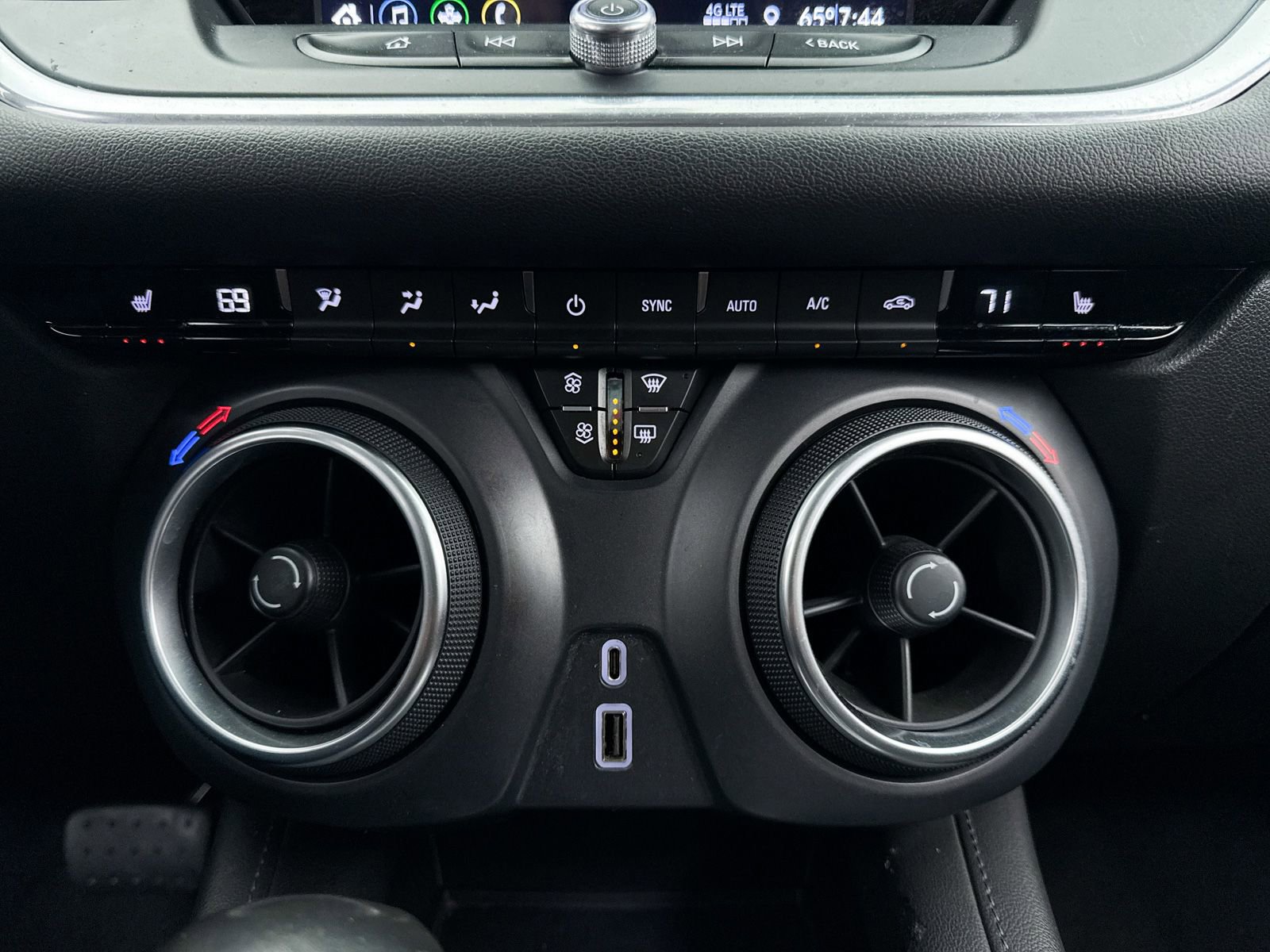 Used 2020 Chevrolet Blazer LT image 25